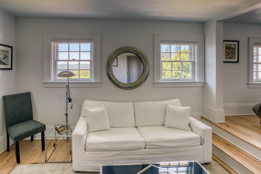 More Photos Of 2 Kemble St, Lenox Hotel For Sale