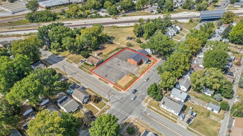 More Photos Of 2445 S 5th St, Springfield Office For Sale