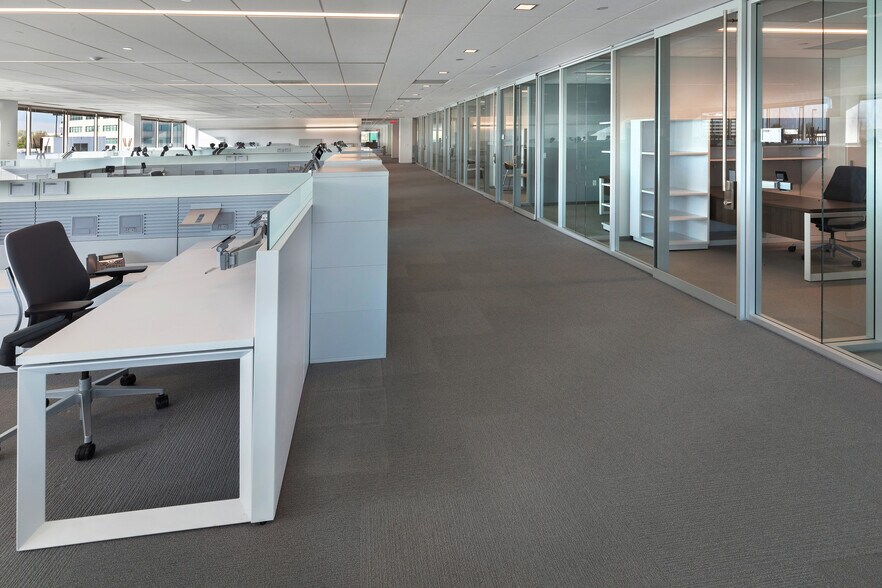 More Photos Of 4803 Stonecroft Blvd, Chantilly Office For Lease