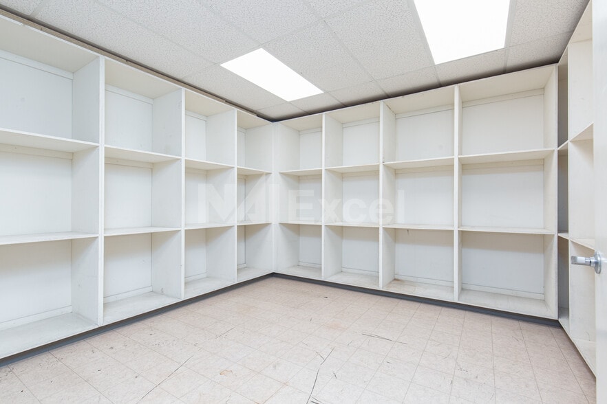 More Photos Of 3510 Cavaretta Ct, Las Vegas Warehouse For Lease