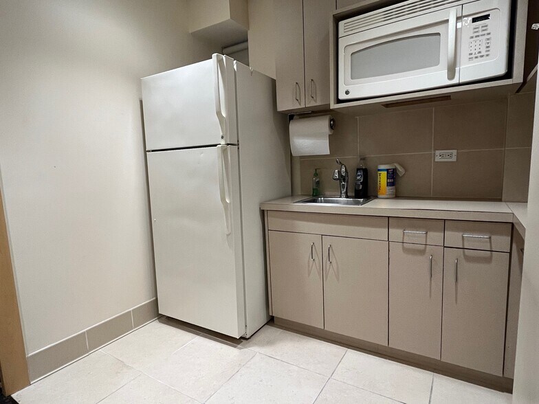 More Photos Of 104-110 E 40th St, New York Medical For Sale