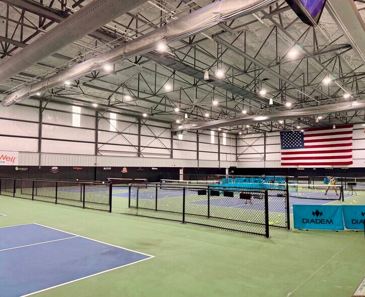 More Photos Of 2795 E 91st St, Tulsa Sports And Entertainment For Sale