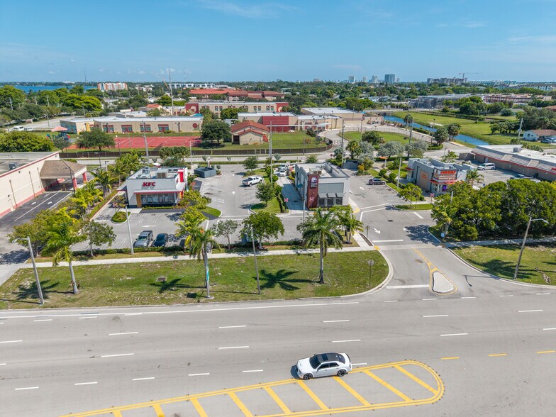 More Photos Of 1225 Palm Beach Lakes Blvd, West Palm Beach Fast Food For Sale