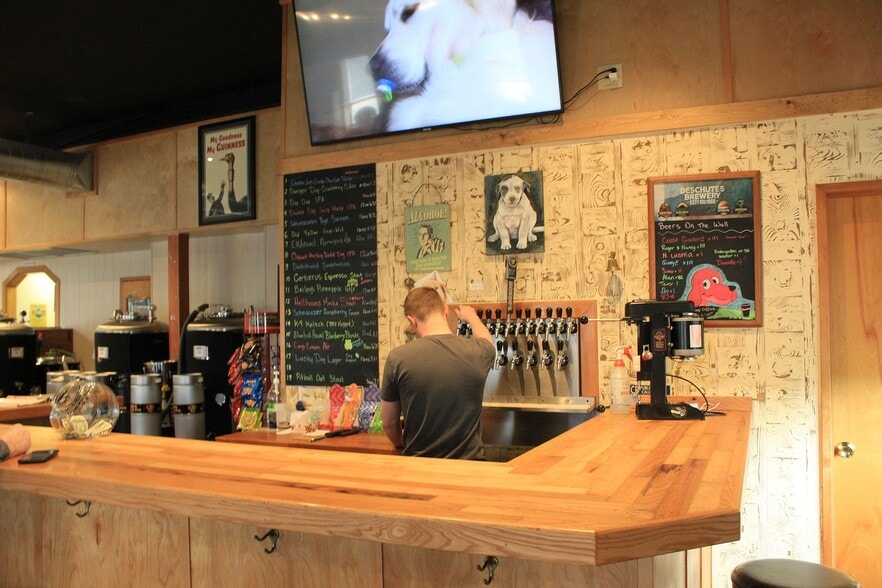 More Photos Of 2703 Marine Dr, Astoria Bar For Sale