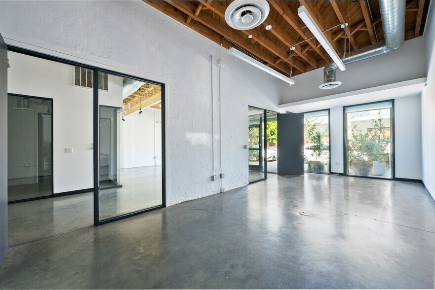 More Photos Of 4310-4312 W Jefferson Blvd, Los Angeles Loft Creative Space For Lease