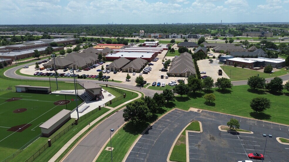 More Photos Of 13913 Technology Dr, Oklahoma City Office For Sale