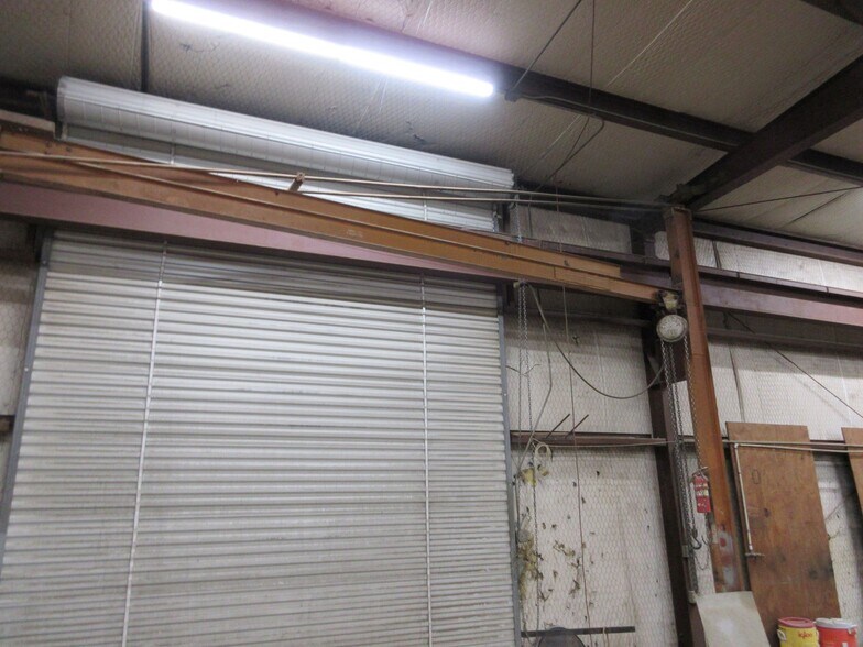 More Photos Of 224 E Cottage St, Sherman Warehouse For Sale