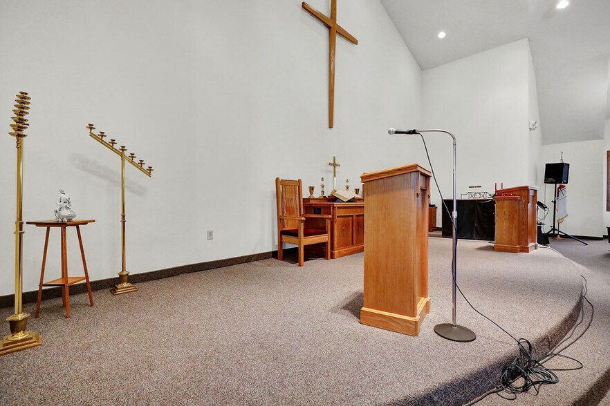 More Photos Of 9537 S Clinton Trl, Eaton Rapids Religious Facility For Sale
