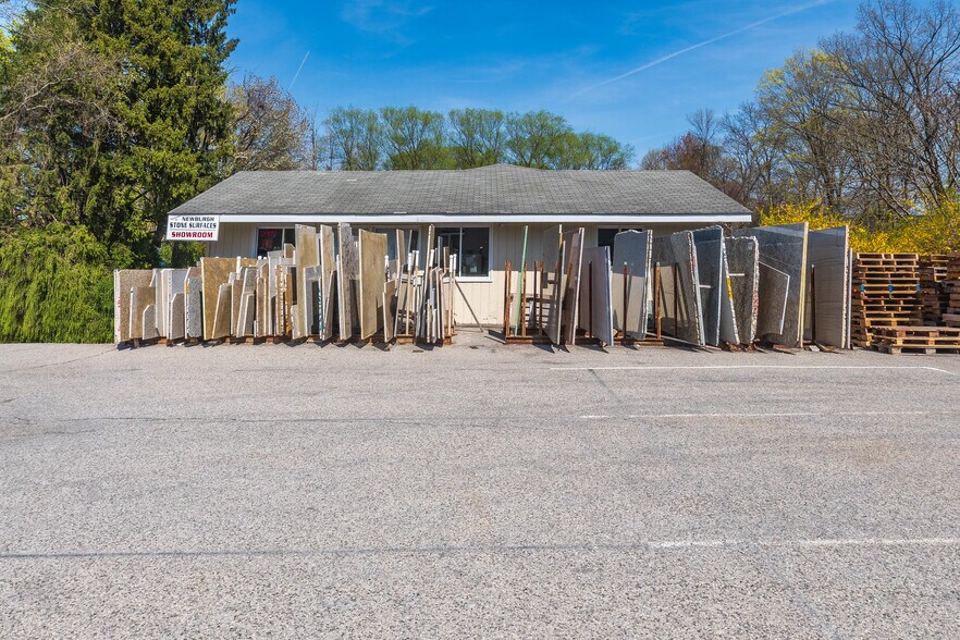 More Photos Of 1402 Route 300, Newburgh Showroom For Sale
