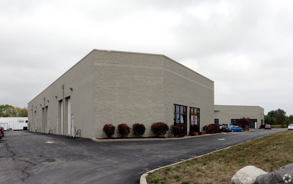 More Photos Of 4444 Decatur Blvd, Indianapolis Light Distribution For Lease