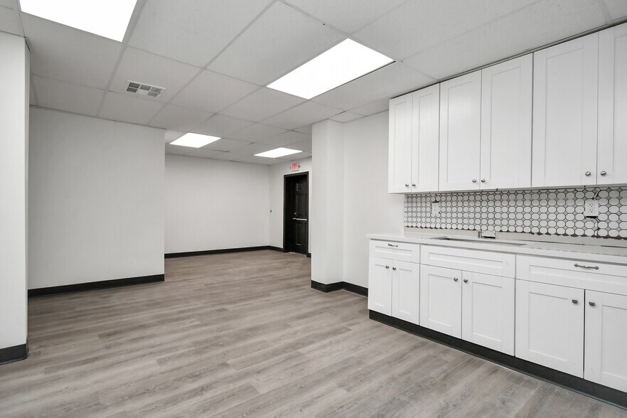 More Photos Of 421 Little York Rd, Houston Truck Stop For Lease