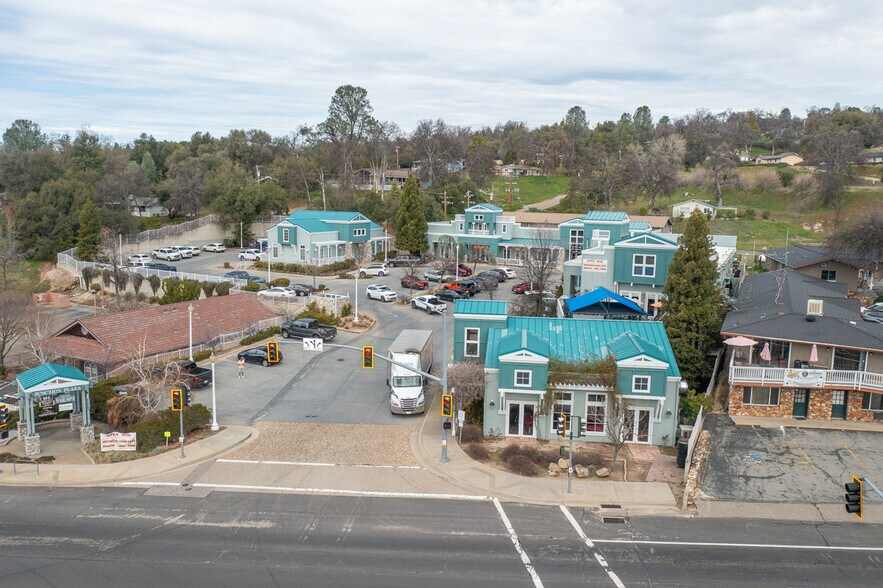 More Photos Of 40282 Highway 41, Oakhurst Freestanding For Sale