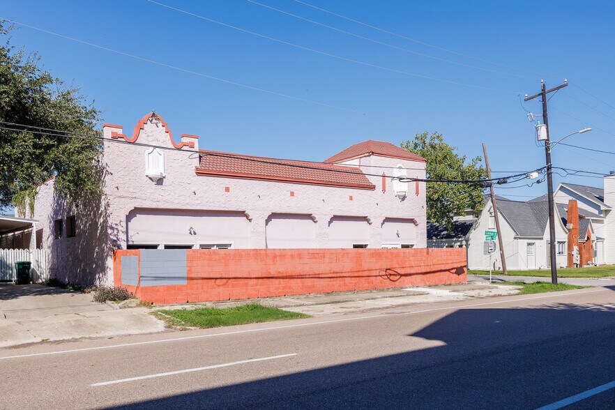 More Photos Of 801 S Carancahua St, Corpus Christi Apartments For Sale