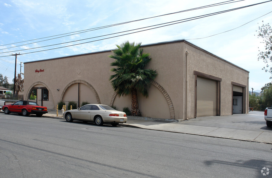 Primary Photo Of 3170 Los Feliz Dr, Thousand Oaks Warehouse For Lease