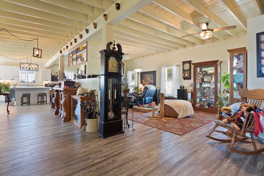 More Photos Of 347 2nd St, Crescent City Industrial For Sale