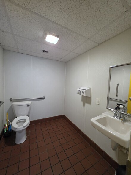 More Photos Of 1669 N Atherton St, State College Freestanding For Lease