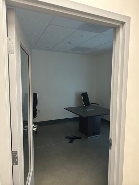 More Photos Of 27559 Newport Rd, Menifee Storefront For Lease