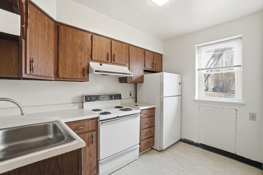 More Photos Of 112-122 E McMillan St, Cincinnati Apartments For Sale