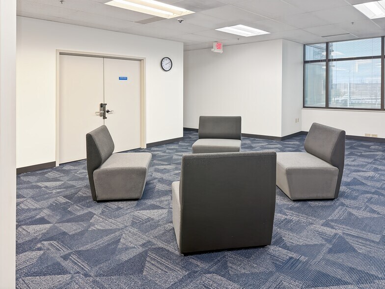 More Photos Of 10901 W 84th Ter, Lenexa Coworking Space