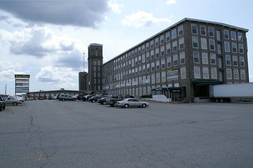 More Photos Of 657 Quarry St, Fall River Freestanding For Lease