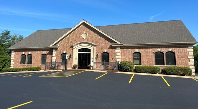 More Photos Of 770 Beacon St, West Dundee Medical For Sale