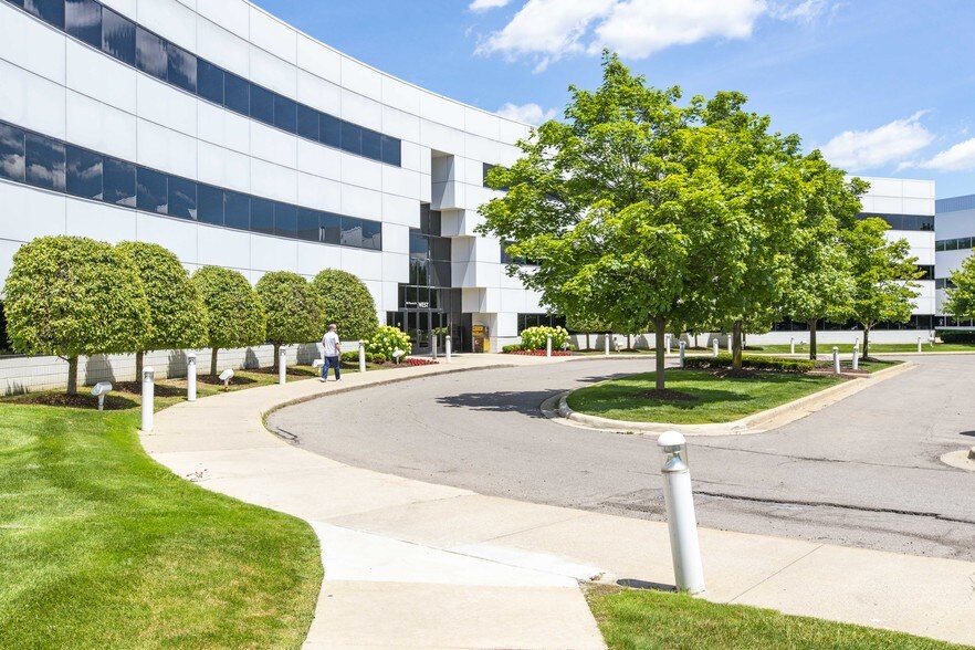 More Photos Of 100 Phoenix Dr, Ann Arbor Medical For Lease