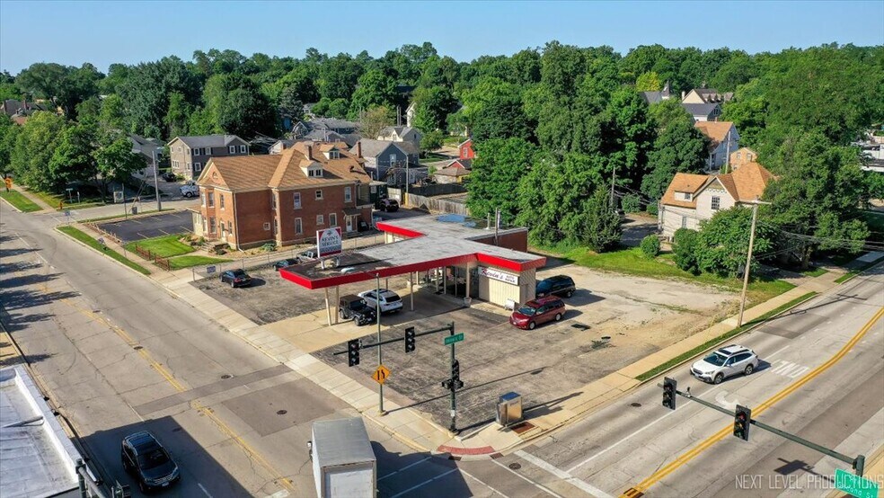 More Photos Of 201 S 2nd St, St Charles Specialty For Sale