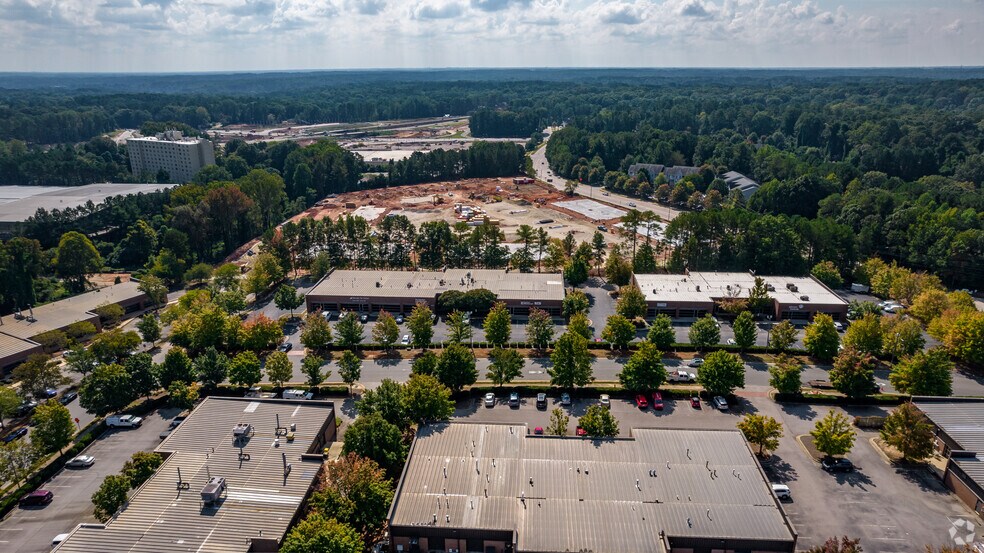 More Photos Of 625 Hutton St, Raleigh Showroom For Lease