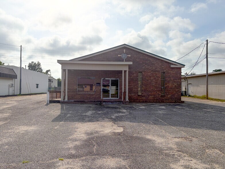 Primary Photo Of 53 Midtown Park W, Mobile Lodge Meeting Hall For Lease