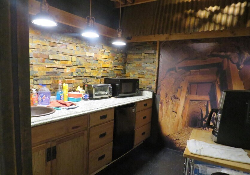 More Photos Of 1157 Circulo Mercado, Nogales Medical For Sale