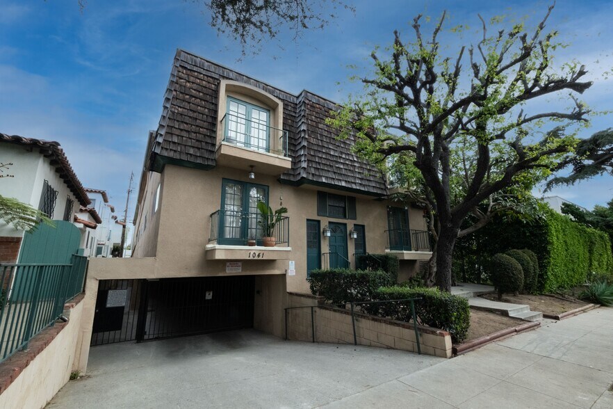 More Photos Of 1041 9th St, Santa Monica Apartments For Sale