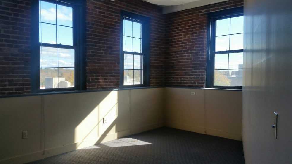 More Photos Of 31 S Main St, Concord General Retail For Sale