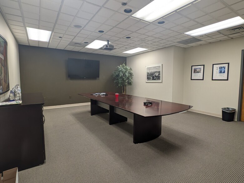 More Photos Of 1 Pond Rd, Rockleigh Warehouse For Lease