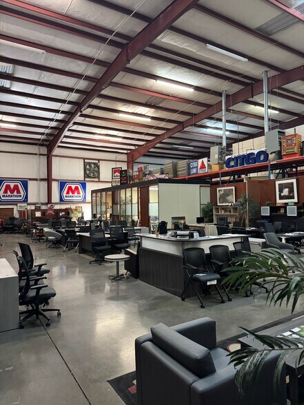 More Photos Of 136 Commerce Ctr, Greenville Warehouse For Lease