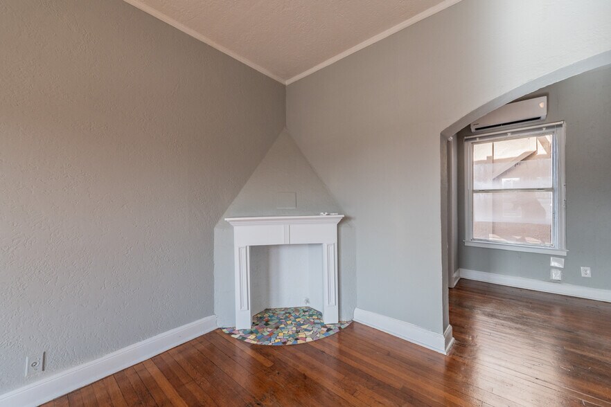 More Photos Of 403 W Hollywood Ave, San Antonio Apartments For Sale