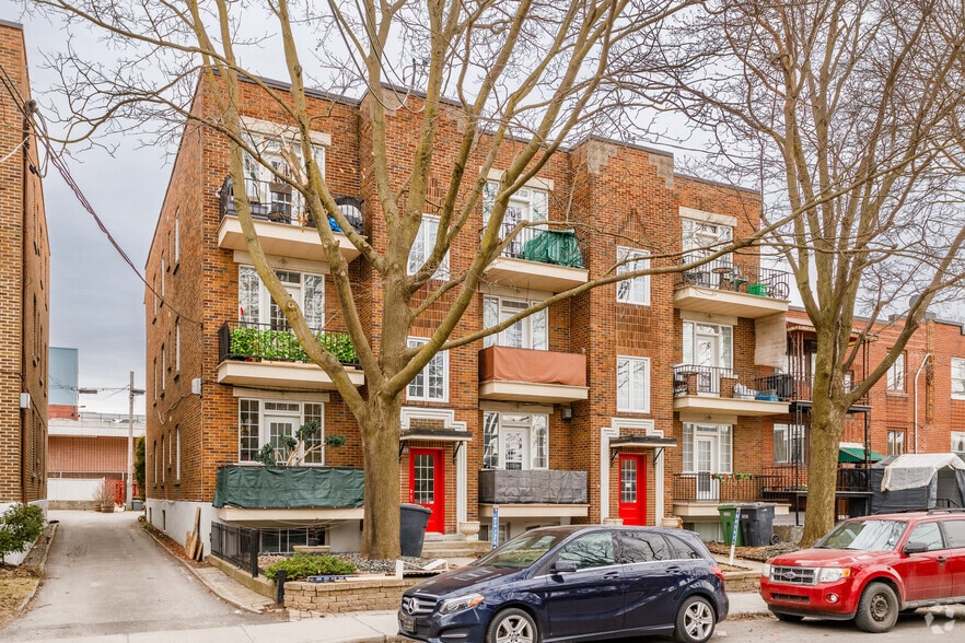 More Photos Of 3820-3824 Mackenzie St, Montréal Apartments For Sale