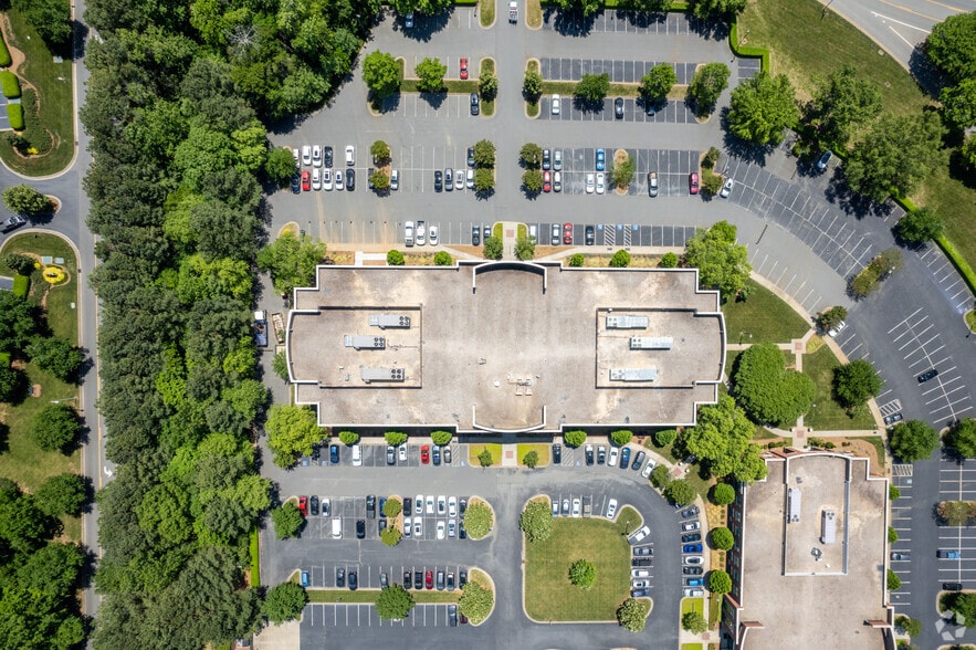 More Photos Of 9930 Kincey Ave, Huntersville Medical For Lease