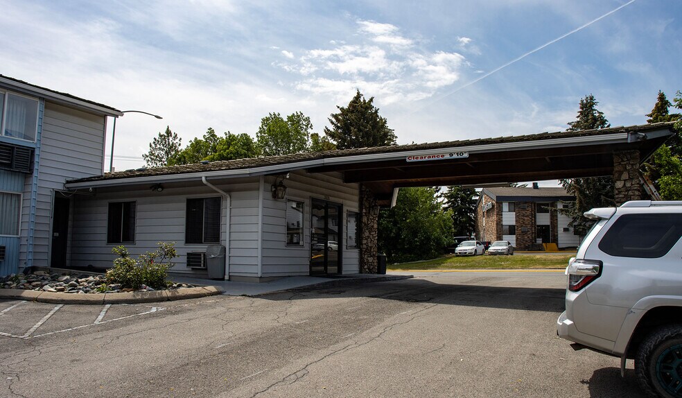 More Photos Of 2020 Prospect Ave, Helena Hotel For Sale