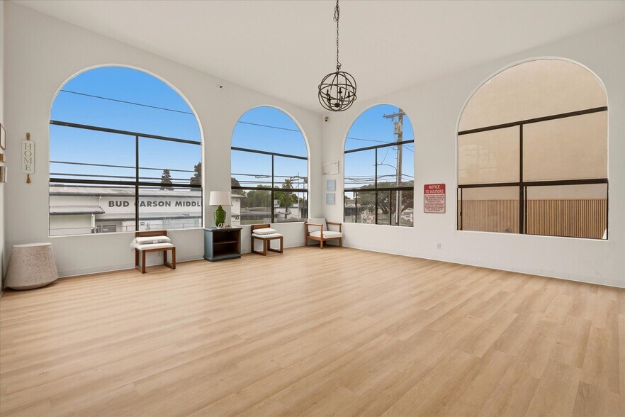 More Photos Of 13801 Yukon Ave, Hawthorne Apartments For Sale