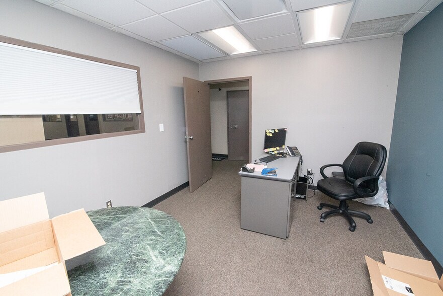 More Photos Of 245 Grandview Ave, Bellevue Light Distribution For Lease