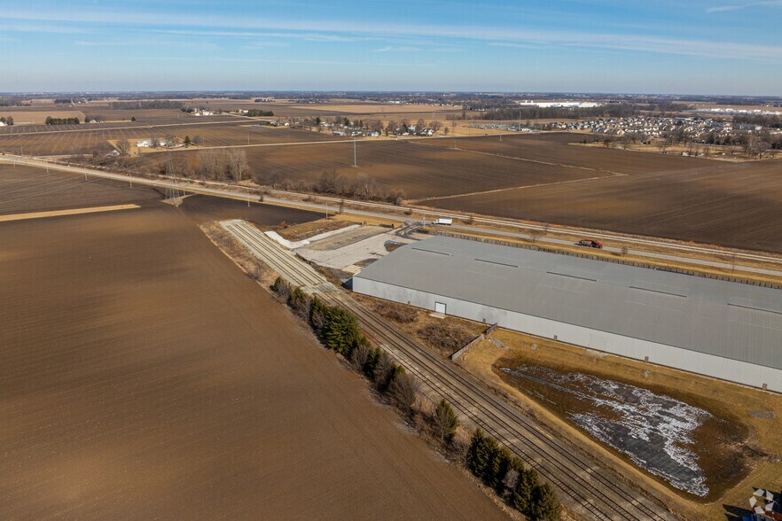 More Photos Of 2605 Davis Rd, Kokomo Warehouse For Lease