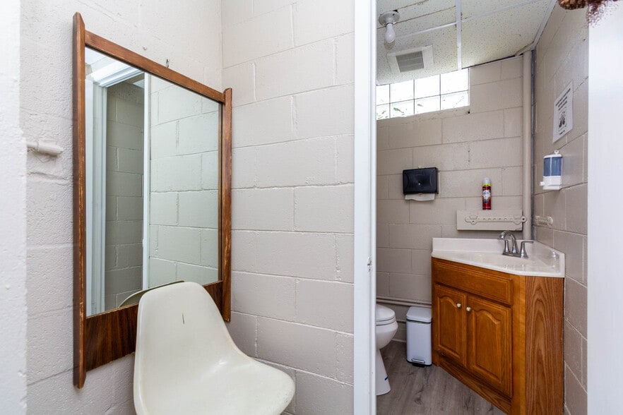 More Photos Of 1196 Joslyn Ave, Pontiac Religious Facility For Sale