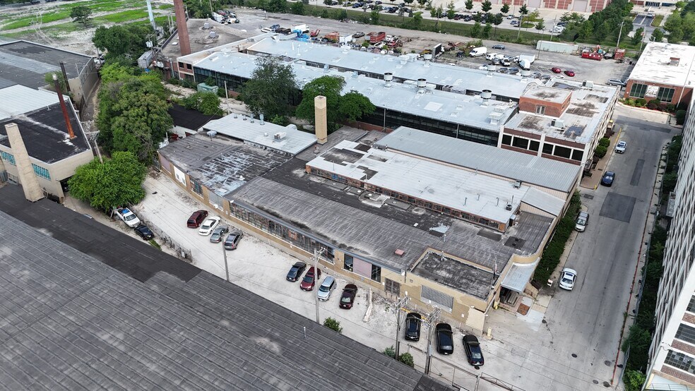 More Photos Of 1820 N Major Ave, Chicago Distribution For Sale