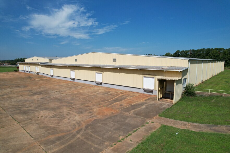 More Photos Of 551 York Rd, Blacksburg Warehouse For Sale