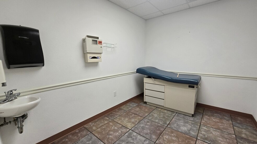 More Photos Of 3180 Central Mall Dr, Port Arthur Medical For Sale