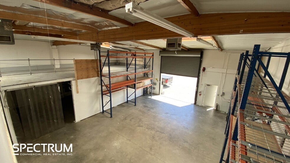 More Photos Of 7002 Sophia Ave, Van Nuys Showroom For Lease