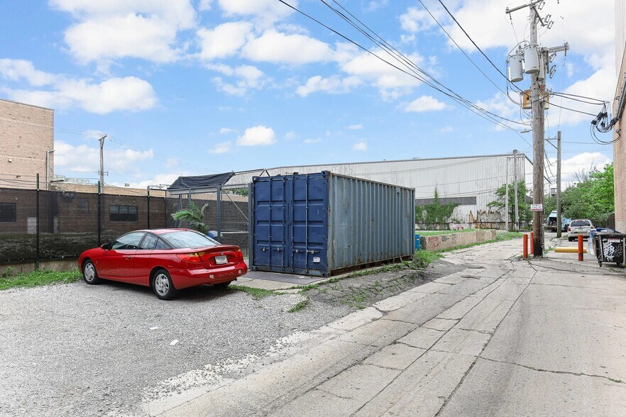 More Photos Of 1665 W Fullerton Ave, Chicago Land For Sale