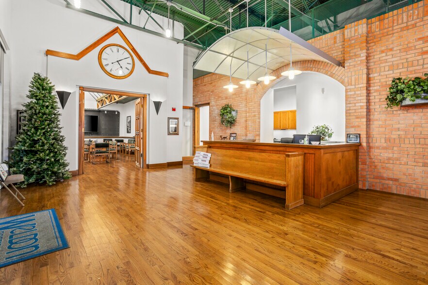 More Photos Of 3100 E Randol Mill Rd, Arlington Distribution For Sale