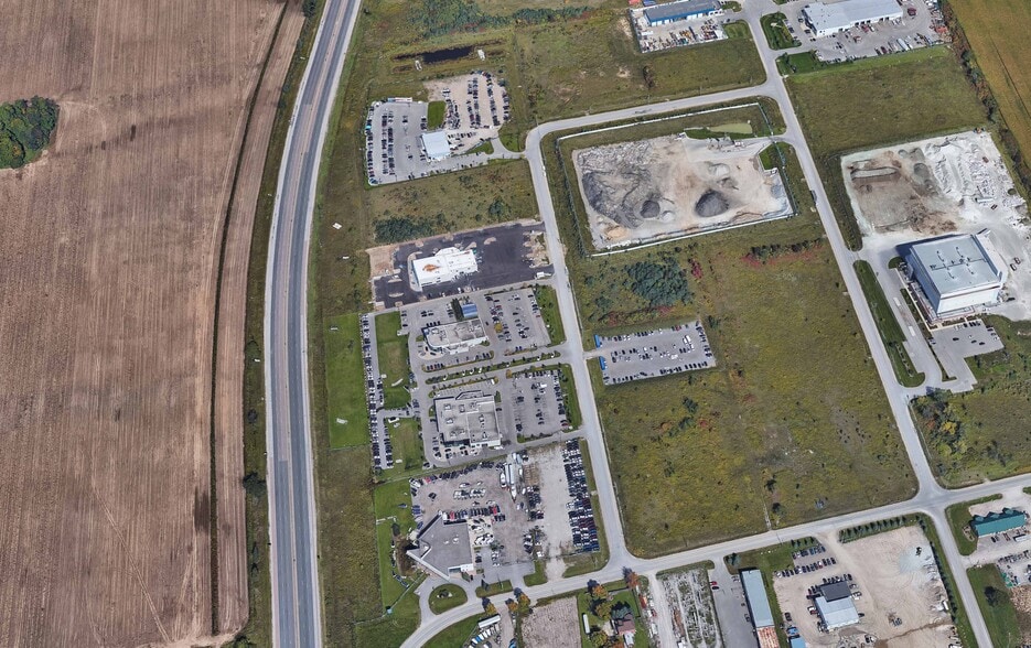 More Photos Of 2496 Doral Dr, Innisfil Auto Dealership For Sale