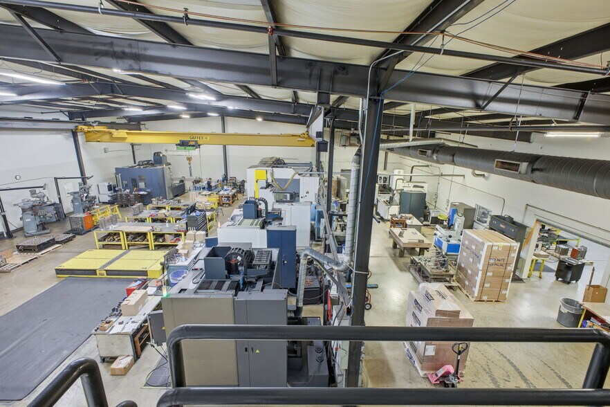 More Photos Of 315 N Park Dr, San Antonio Warehouse For Sale